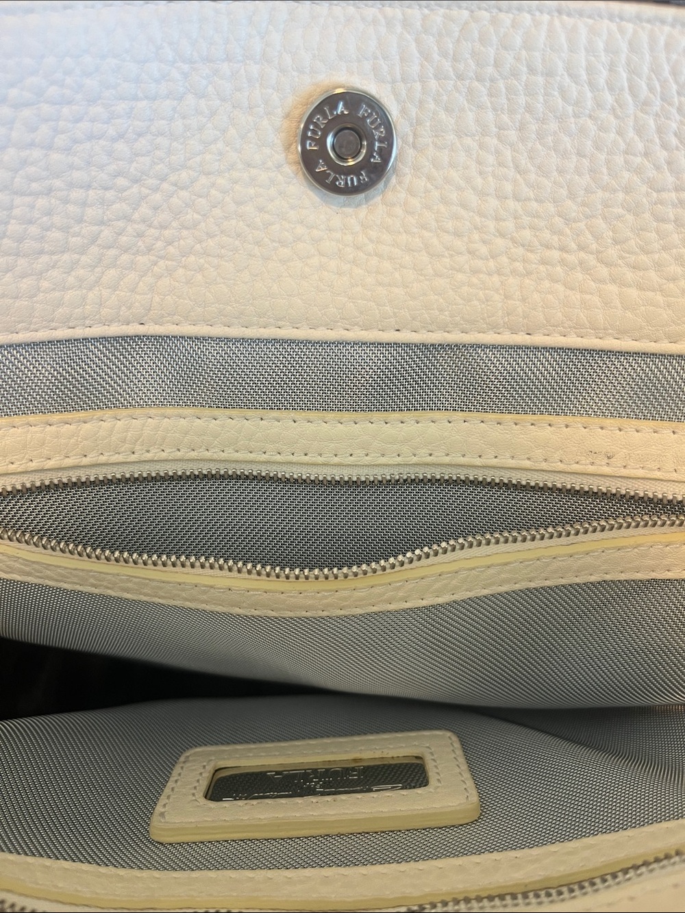 EUC vintage Furla East/West Top Handle Satchel. Super clean - Picture 5 of 7